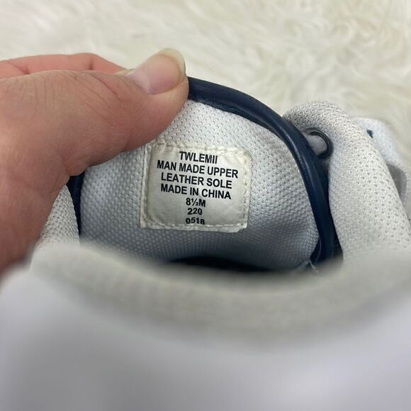 Tommy Hilfiger | low cut blue sneakers 8.5 w /the iconic colorful brand stripes. - Picture 5 of 11